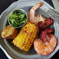 Since I couldn't access the actual recipe, I combined this ingredient list with a few others and made it in the air fryer. Yum! 😋 