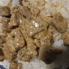 Added some cornstarch to the chicken broth to make the sauce thicker but amazing !