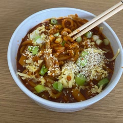 added some vegan cheese, noodles, and spring onions! delish