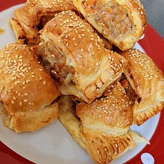 A weekend winner! Easy! Tasty! And filling (if you eat enough of them) 😄 

I also added carrot and gave them a sprinkle of sesame seed after the egg wash to give it a better looking finish.