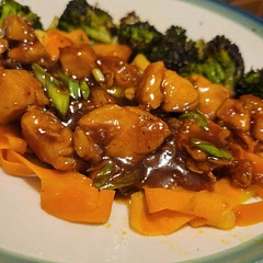 YUM!!! I wanted to go low-carb/calorie so I made some veggies noodles & roasted broccoli to go with it and we were NOT disappointed! I'm just wishing I had made more of it ALL! 