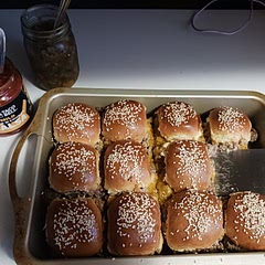Wowa!! These are so good! I didn't make the sauce, instead I served salsa and relish on the side. Delicious!! Between five people there was one left! And don't be afraid that the top bun will end up hard, mine were crispy just on top and soft just under the seeds. 