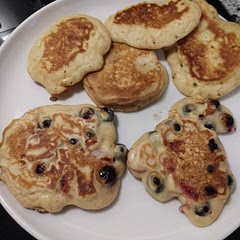 Added vanilla and nutmeg.  Would of like the recipe in cups, not fluid ozs.  They were good!