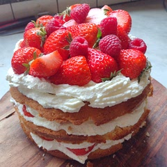 Super delicious sponge cake.