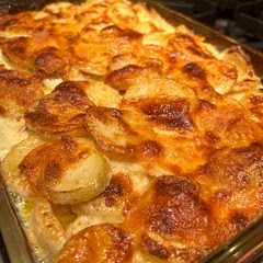 This was a huge hit for Easter Sunday dinner!!!! I’ve never made scalloped potatoes before so it was a gamble but everyone loved this dish and even asked for the recipe!!!