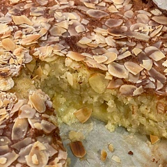 Delicious, scrumptious! I did not believe you could have a cake without flour…. Amazing!