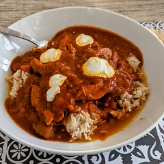 We replaced the cream with natural yoghurt, ditched the sugar and added some natural yoghurt on the top too. Really lovely meal plus easy to swap some things if you wanna be a bit healthier. 👍