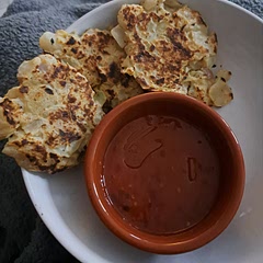 Made without sauce and used sweet chilli, could have done with cutting the cabbage up smaller but tasted surprisingly good! 