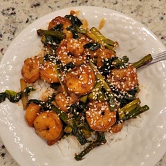 This was a pretty easy dish.  I added half asparagus and half pok choi.  I then adjusted the sauce slightly by adding some bulgolgi bbq sauce and served with some rice.  Yummy dish!
