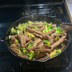 Broccoli ratio seemed high but it tasted very good! We did 4 servings and aside from the high ratio of broccoli, the rest was perfect!