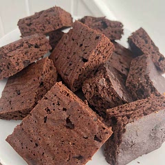 Easy, delicious, minimal ingredients I had on hand…a winning recipe! The brownies have a lovely texture…not too dense, not too light. Highly recommend ☺️🍫