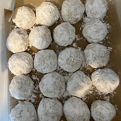 Made these but instead of the glaze I double dipped in confectioners sugar. They are a big hit so far!  Next time I will make with the glaze.