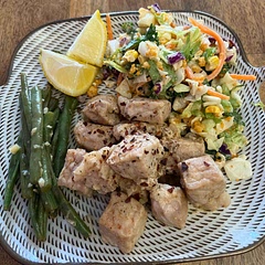 I should have browned the pork bites more. (it was so lean to cook longer and I crowded the pan too much)

Didn’t like the green beans personally but my husband ate all so it’s a win🙌