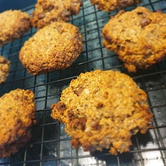I added flaxseeds and chia seeds with some dark chocolate chips,  no nuts. I left them for 5 extra minutes for more chewy crunch. They taste delicious.