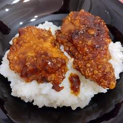 I took the idea for the sauce and I'm discovering more and more that I do not enjoy eating soy sauce, however it is sweet and delicious and my brother will definitely have some great time while eating it! Thank you for the idea! 🥰🥰🥰