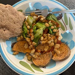 very good, added sweet potato and sourdough naan