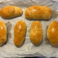 These looked so good that I had to test one straight out of the oven 😉
I used them for steak sandwiches and they were yummy!