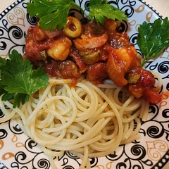 Decided to add in shrimps since I had some frozen, fried them with garlic before frying the sauce. Turned out very nice, the sauce is simple to make and very moist. Would do again without shrimps too. 