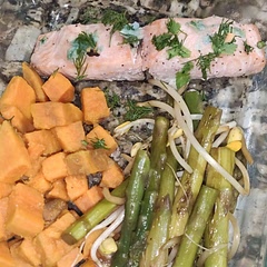 A tip to improve it I would say instead of sprinkling the fish with salt and pepper after the brushing it I first rub it with salt and pepper and then place it in the baking sheet and brush it 👍🏻