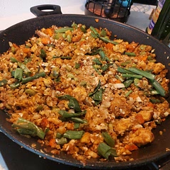 I made this recipe so half assed and it was still really good. I subbed quinoa for cauliflower rice bc I think it'd taste better and imo it probably does. also it was pretty quick and minimal dishes are required 