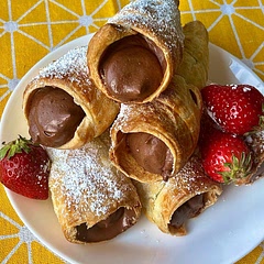 3 ingredient Chocolate Horns 