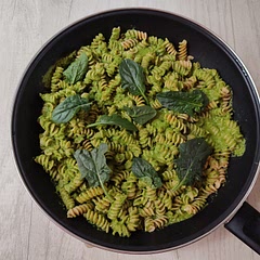 I just finished to cook it, and I LOVEEEE IT 🌱💚
I use almonds (I toasted them), because I didn't have walnuts
Excellent recipe 💚