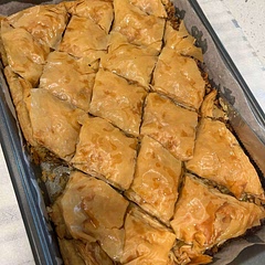 Absolutely delicious and so easy!  I probably will never buy baklava at a restaurant or bakery again.😁👍💕