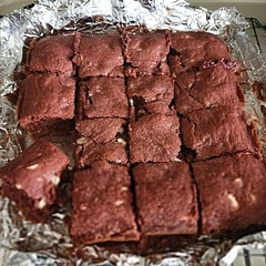 These didn't turn out as red velvet-y as I would have liked, and I 100% forgot to add vanilla -- but they are still a good, sweet, little cookie.