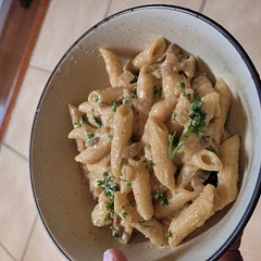 I used king oyster mushrooms and penne pasta. I also added a little vegan parm on top but I got too excited and ate it before i took a pic. Tastes great 👍 