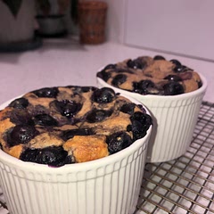 yummy! i added 2 tbsp protein powder so i needed a bit more milk, and didn't have choc chips on hand so used frozen blueberries instead. 1 serving recipe got me 2 full ramekins!