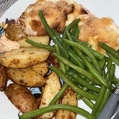 Made this however with full chicken breast, really tasty and juicy. Served with season wedges and green beans😍