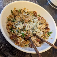 Used courgette and shiritaki noodles. Added truffle butter, ranch dressing mix, mozzarella, peas and sliced sausages. 409 calories (54g protein, 10g fat, 27g carbs)