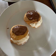 had to make it into buns because i didn’t have anything to pipe with but ended up working quite well ! first time making choux that went well so a good recipe guide