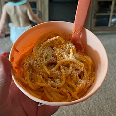 Not the best PHOTO - but this was delicious. It tasted like a homemade recipe I make but so much better. I added butter to my noodles, I then added chicken bouillon for salt (because that’s what I always do 😂😂)