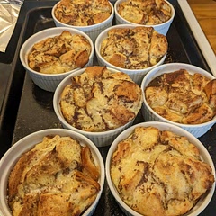 Delicious and easy.  I made them in 8 ramekins and found the cook time to be about the same.