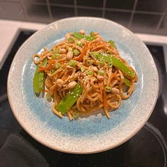 I swapped out the ramen for hokkien noodles instead, and added some snow peas and carrots. I garnished it with spring onion, peanuts and sesame seeds and it was delicious!