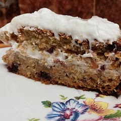 This is amazing recipe! I love it.. And it's healthy cacke 😍
The cream is soo.. good!
*I switched walnuts for oats and cranberries