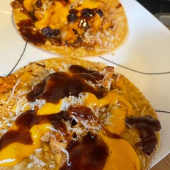 We did a bourbon glaze for half and honey bbq for the other half and both were delish!