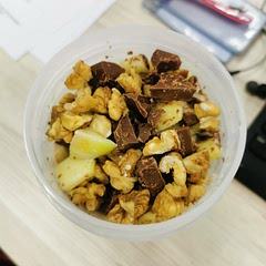 I diced an entire green apple (toss with salt in case it turns black the next day), topped with walnut & chocolate. Would reduce the amount of oat next time. 