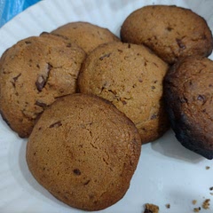 They look almost nothing like the photo on the recipe, however I really loved them! Browning the butter definitely makes these cookies taste better. Also using less egg white makes a big difference!