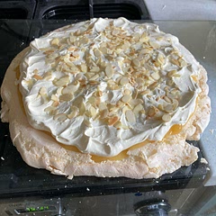 Pretty pleased how it turned out, but essential, if using a shop bought curd, to use a good one to get the lemon zesty taste. Bit of a showstopper if I’m honest. 😁