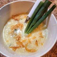 I sautéed garlic and onion neflre adding the broth.  I topped it with crispy fried onion.  
