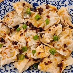 Can't believe how delicious these were. The sauce added great flavor. They were really simple to make, just takes some time to roll them. 