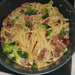Used 26 oz of sausage, 30 oz alfredo, 5 cups of broccoli & 1.5 lbs of pasta. Yummy & easy.