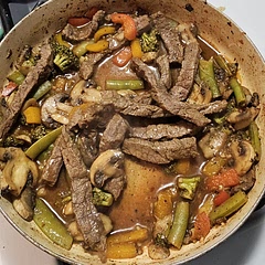 I didn't let my sauce thicken. But still ready good, used red pepper flakes I couldn't find that Chilli lol.
