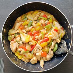 Scaled it up for 6 people. Still had to double the amount of sauce after scaling up. Very tasty