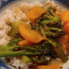 Yummy! I steamed broccoli, orange pepper and zucchini and added dried chili peppers when I added the sauce and cooked until thickened.
