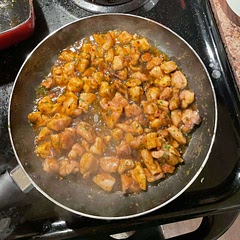 Used garlic infused oil to make it more low fodmap! tastes yummy! not such a fan of cornstarch but still good!