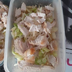 Easy to make, I'm always looking for new recipes & enjoyed the extra crunch with the lettuce added into this. A very good recipe that is good to go to. 