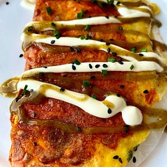 Crunchy Spicy Rice paper Salmon 